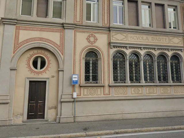 Facciata scuola Fantoni