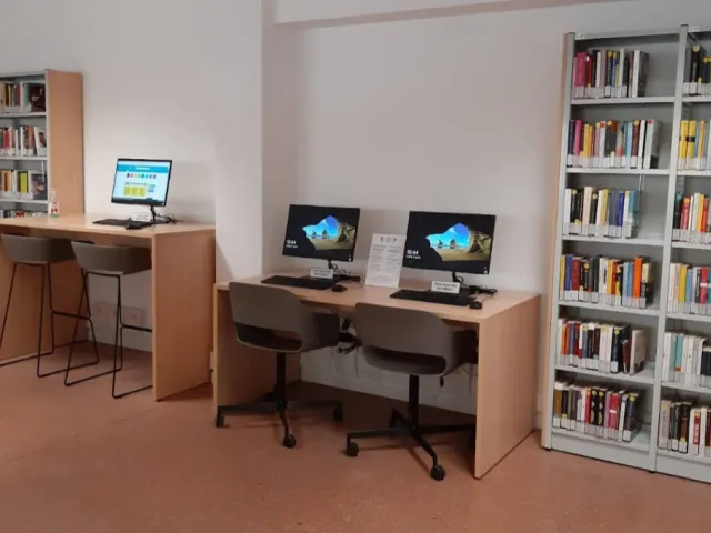 Interno biblioteca