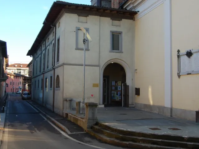 Esterno biblioteca