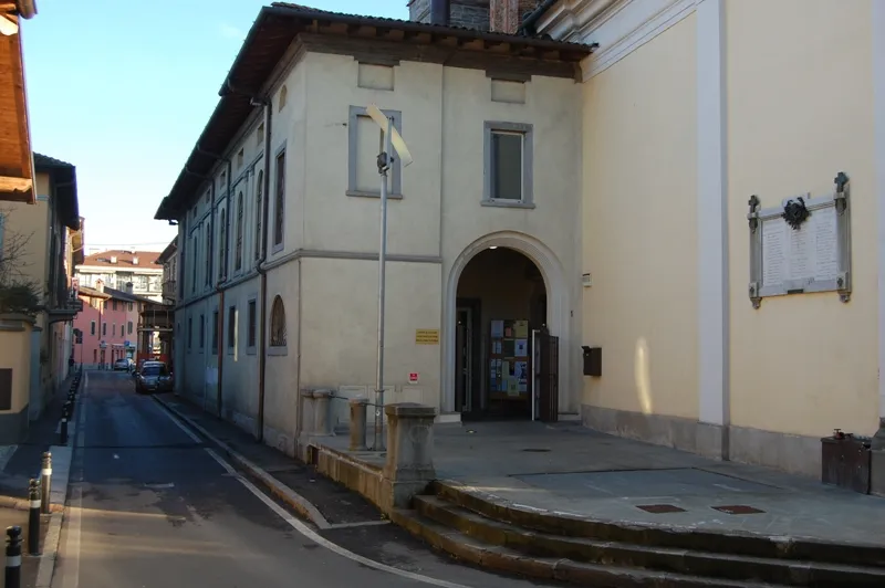 Esterno biblioteca