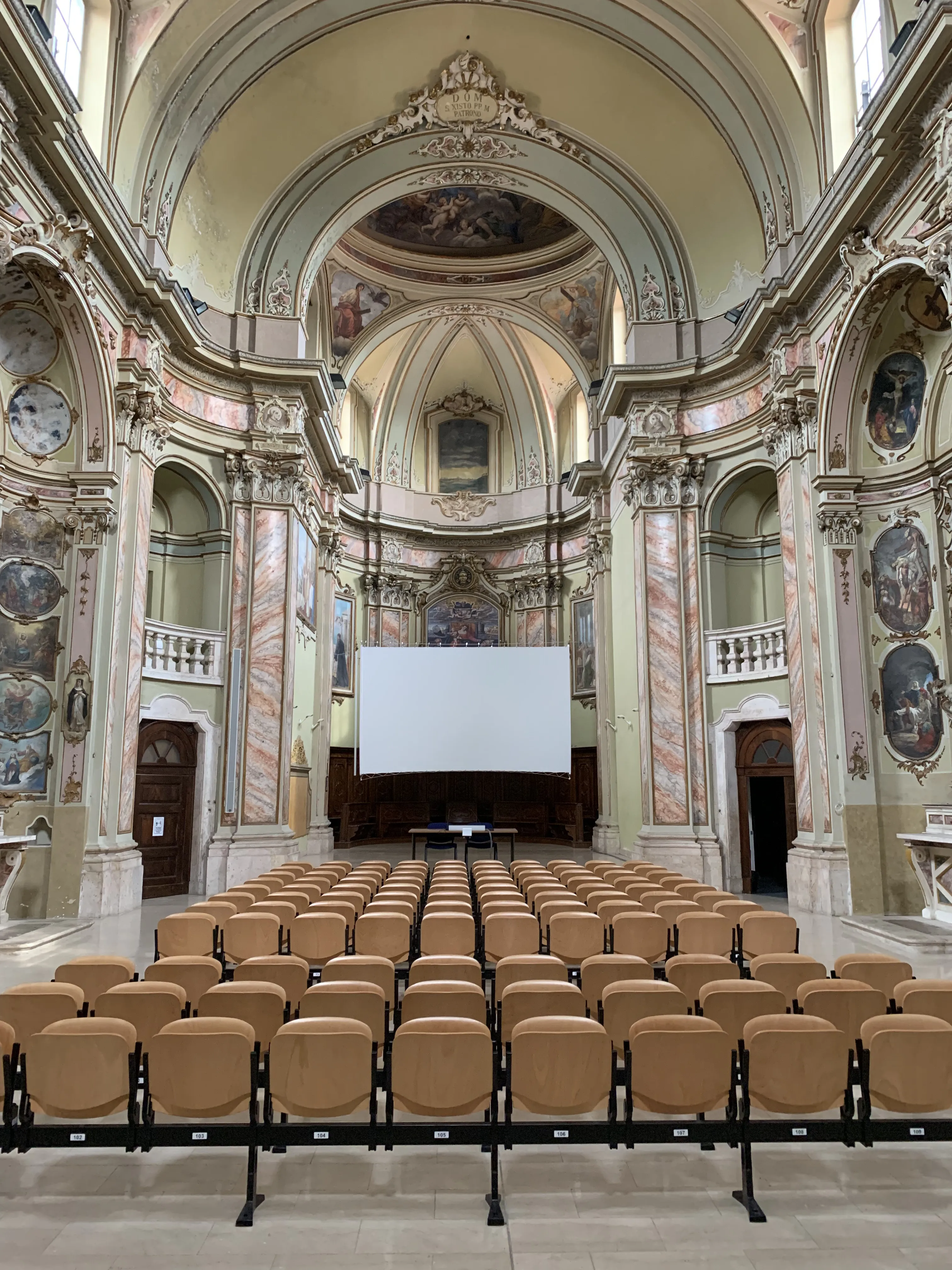 interno ex chiesa
